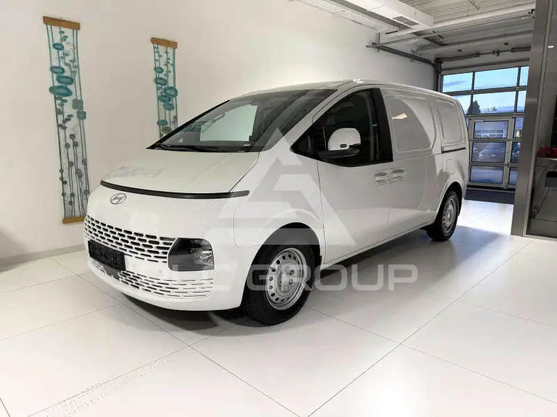 2025 Hyundai Staria