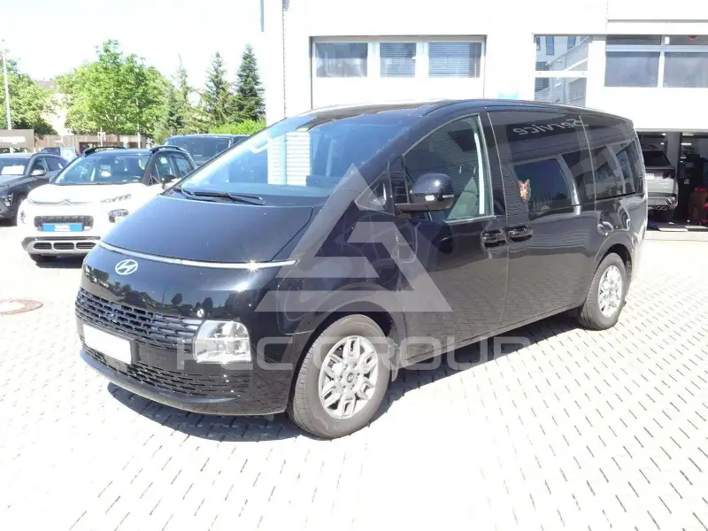 2025 Hyundai Staria