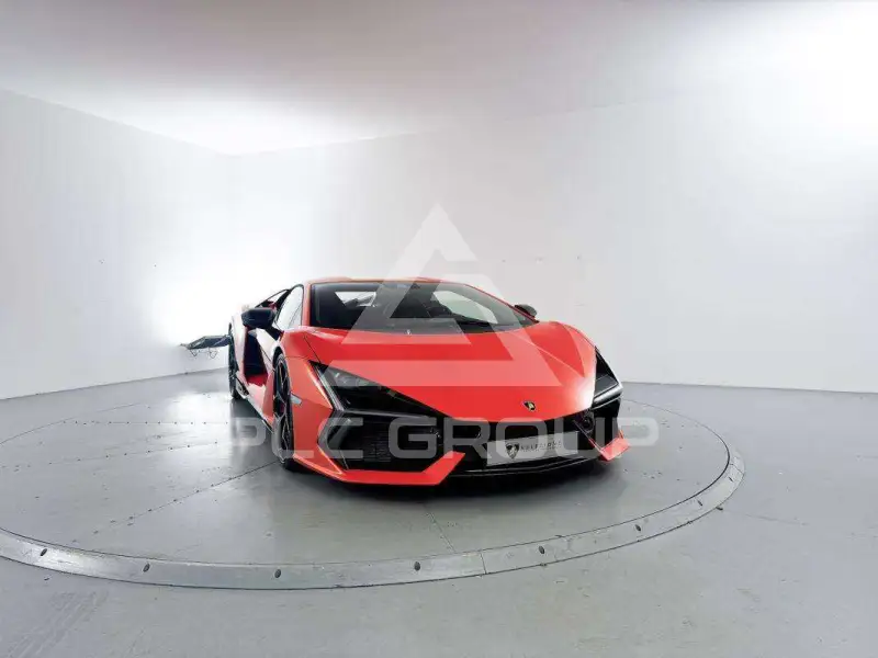 2025 Lamborghini Revuelto