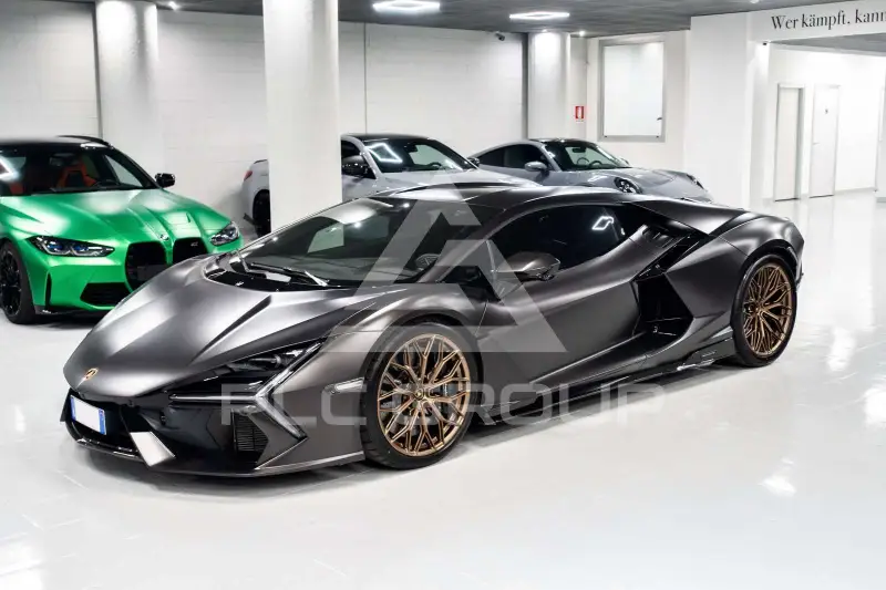 2025 Lamborghini Revuelto