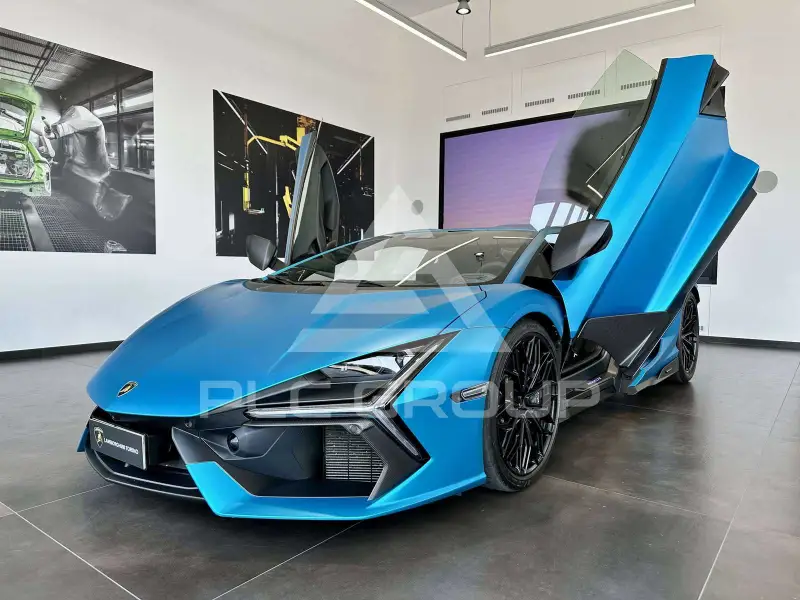 2025 Lamborghini Revuelto