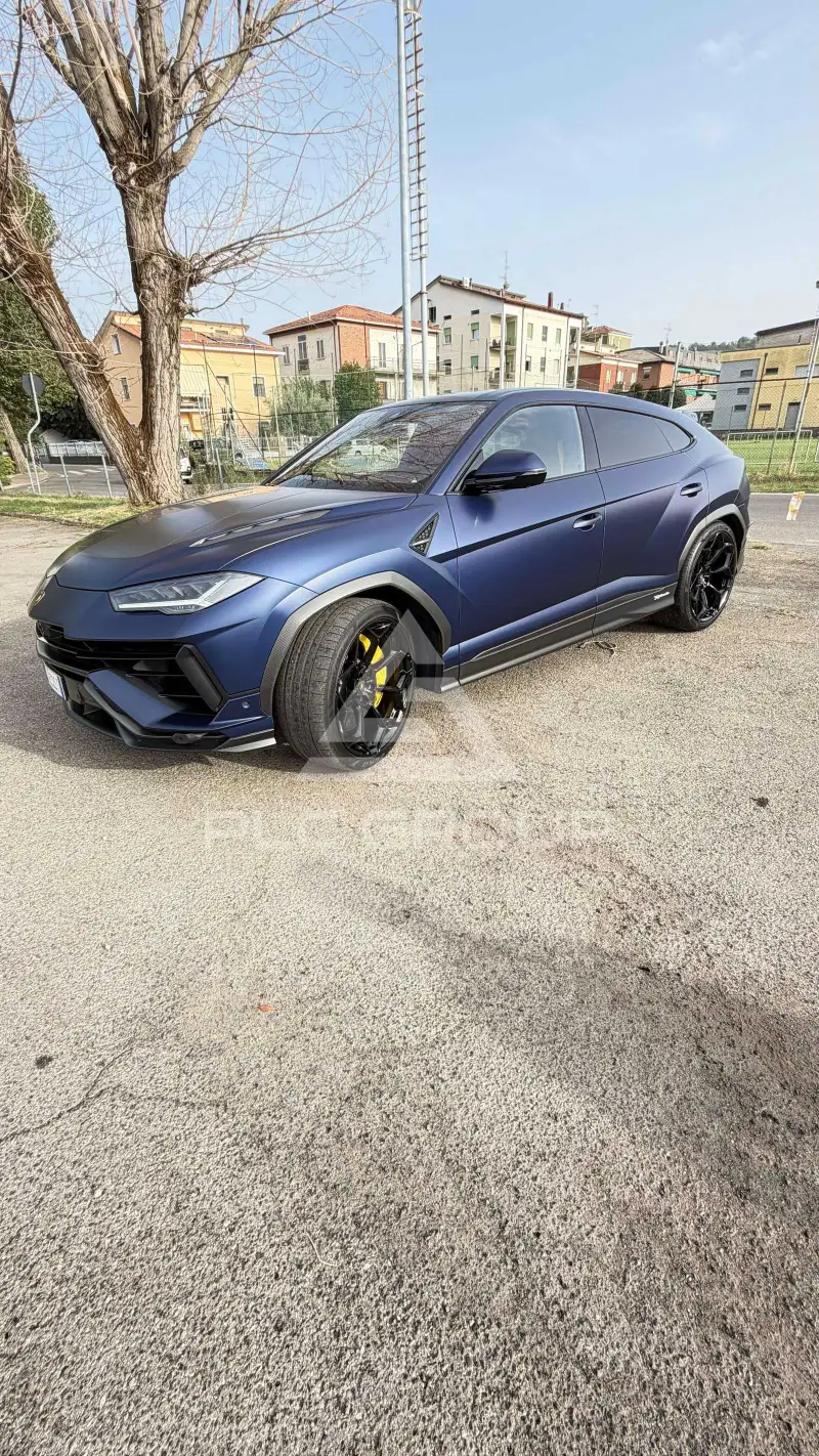 2025 Lamborghini Urus