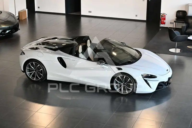 2025 McLaren ARTURA