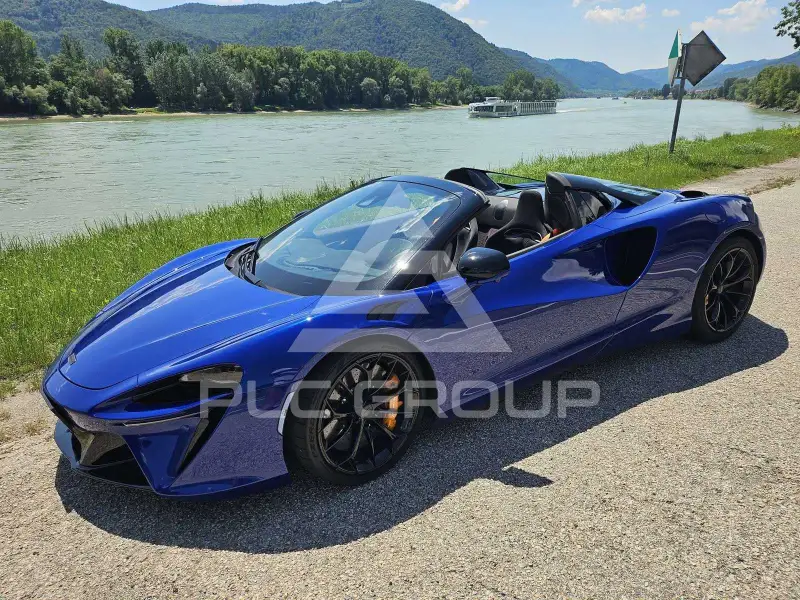 2025 McLaren ARTURA