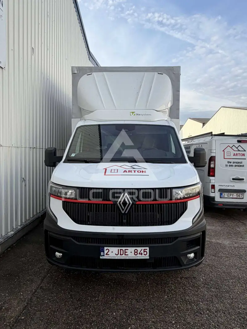 2025 Renault Master