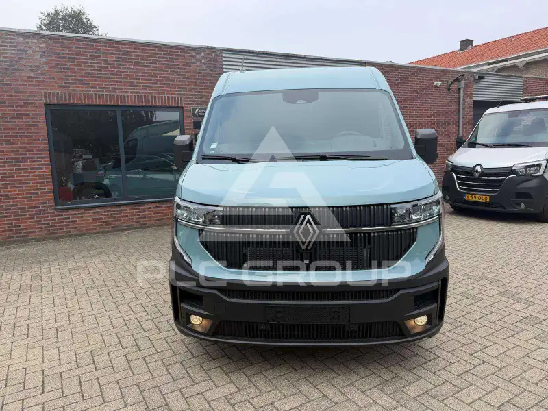 2025 Renault Master