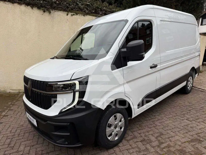 2025 Renault Master