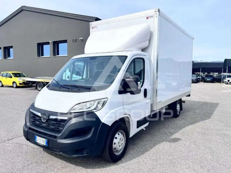 2025 Opel Movano