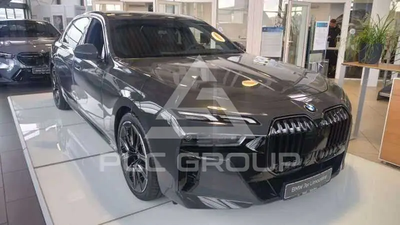 2026 BMW 740