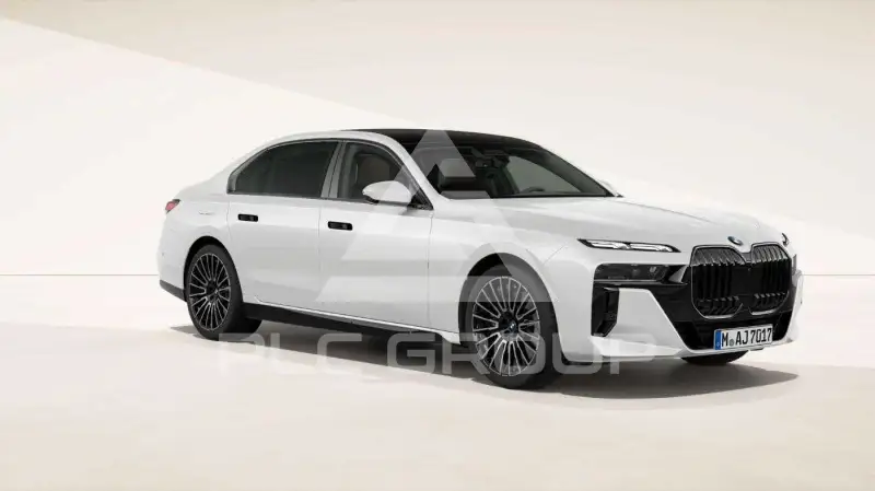 2026 BMW 740