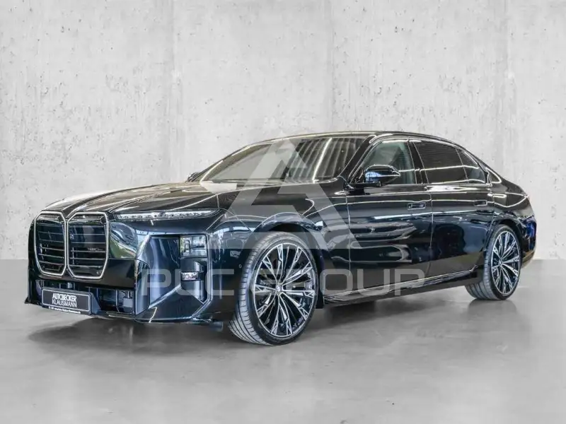 2026 BMW 740