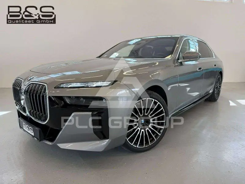 2026 BMW 740