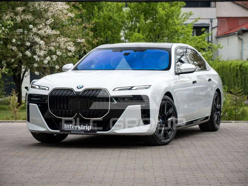 2026 BMW 740