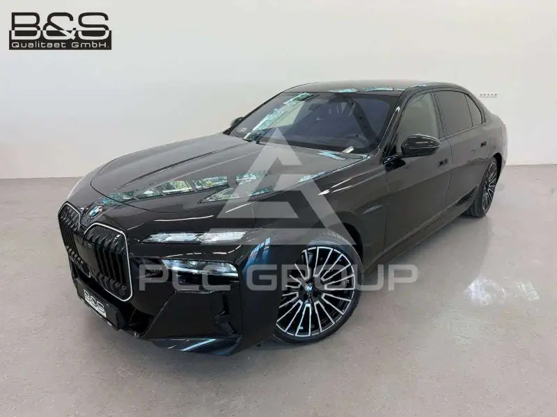 2026 BMW 740