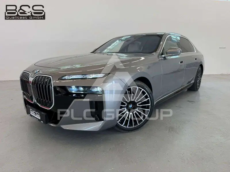 2026 BMW 740