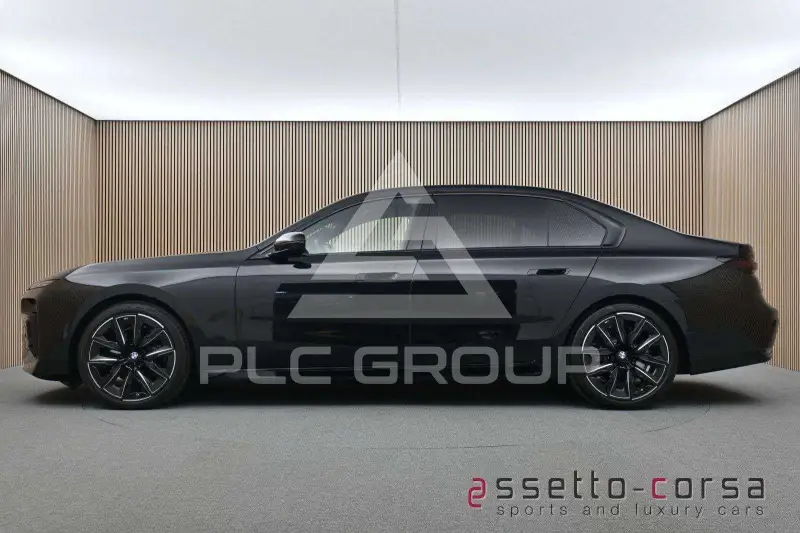 2026 BMW 740