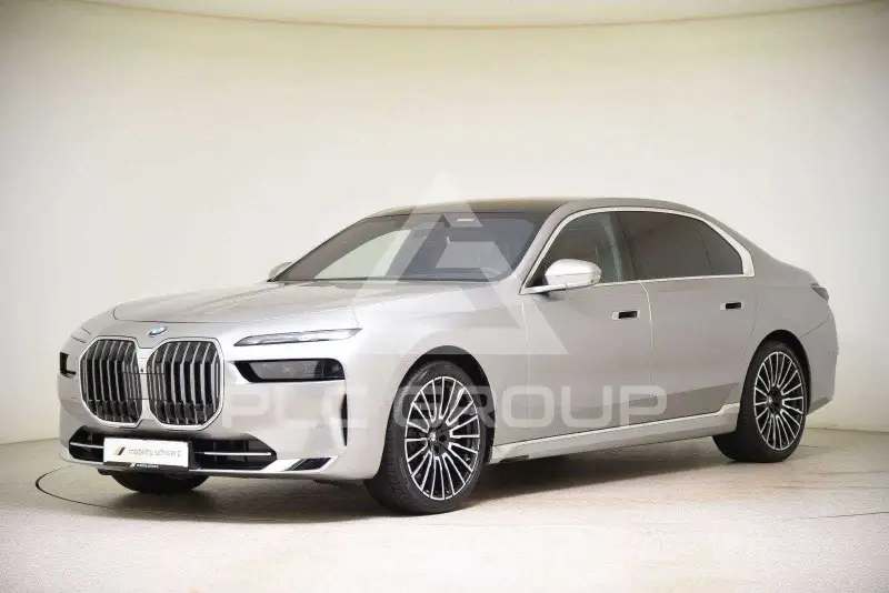 2026 BMW 740