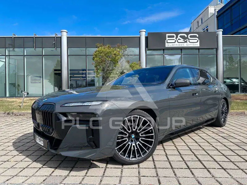 2026 BMW 740