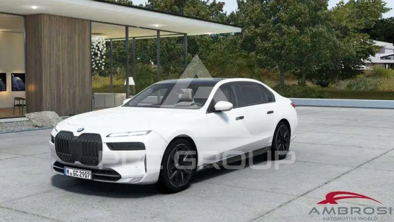 2026 BMW 740