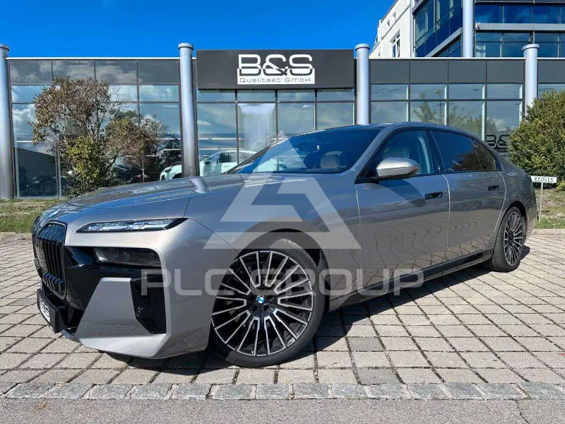 2026 BMW 740