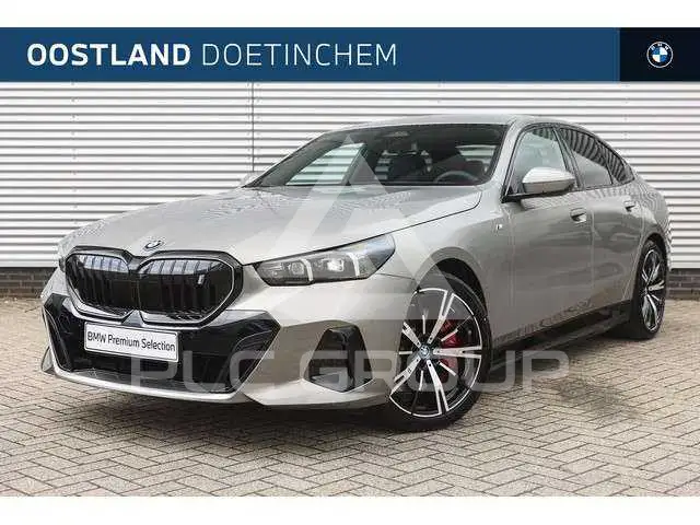 2026 BMW I5