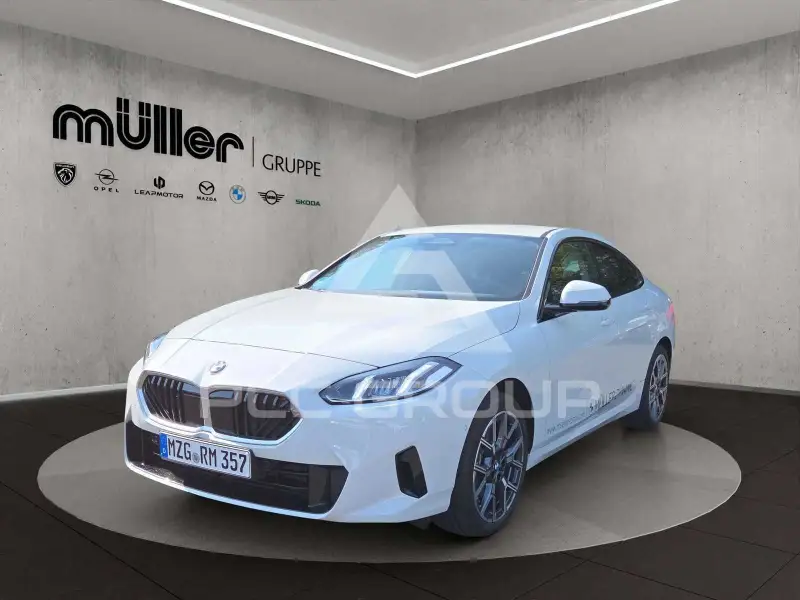 2026 BMW 220