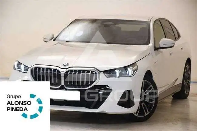 2026 BMW 530