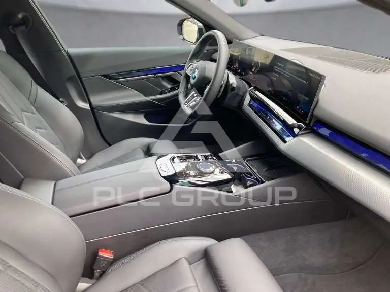 2026 BMW 520