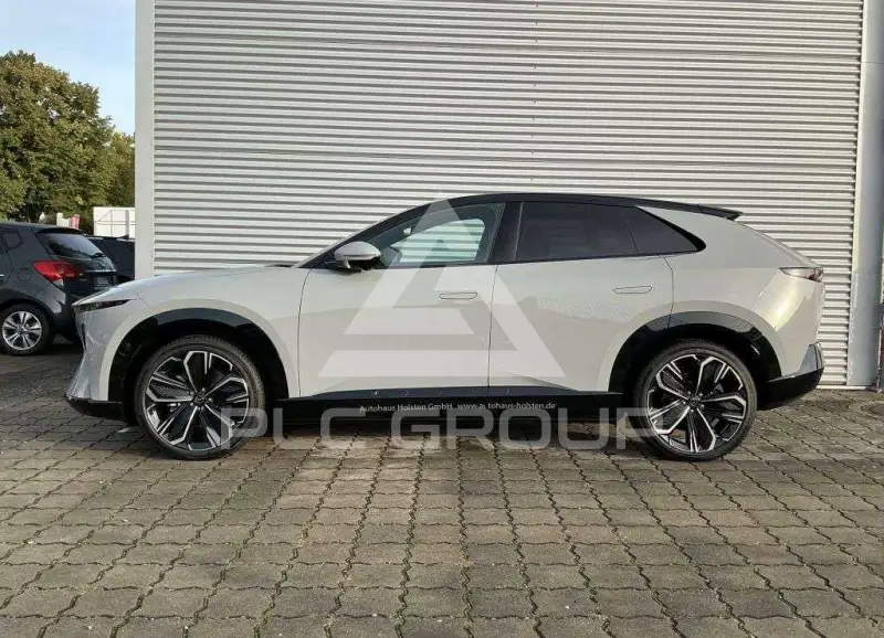 2026 Mazda CX-6e (EZ-60)
