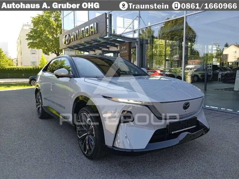 2026 Mazda CX-6e (EZ-60)