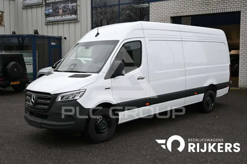 2026 Mercedes Benz 320