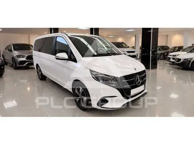 2026 Mercedes Benz V 220