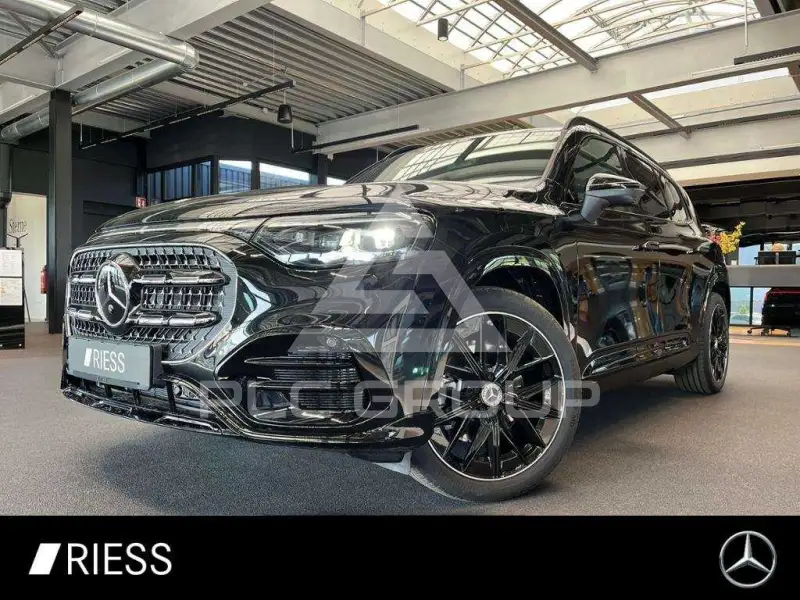 2026 Mercedes Benz GLB 220