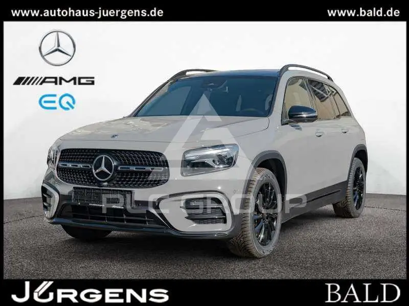 2026 Mercedes Benz GLB 220