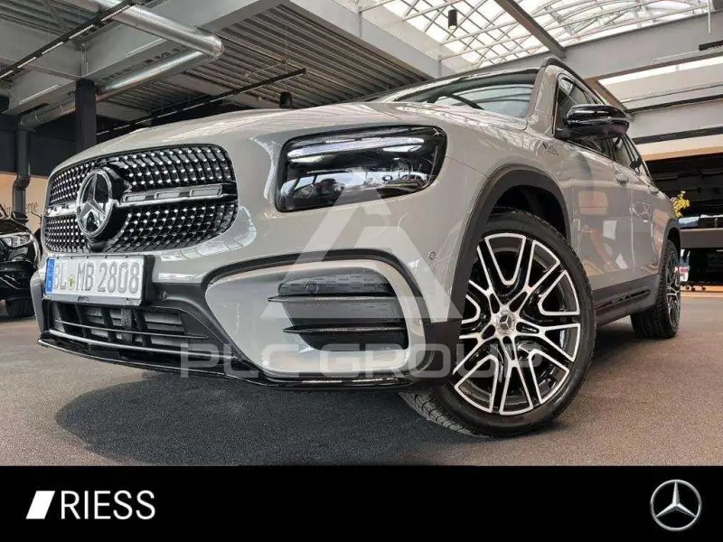 2026 Mercedes Benz GLB 220