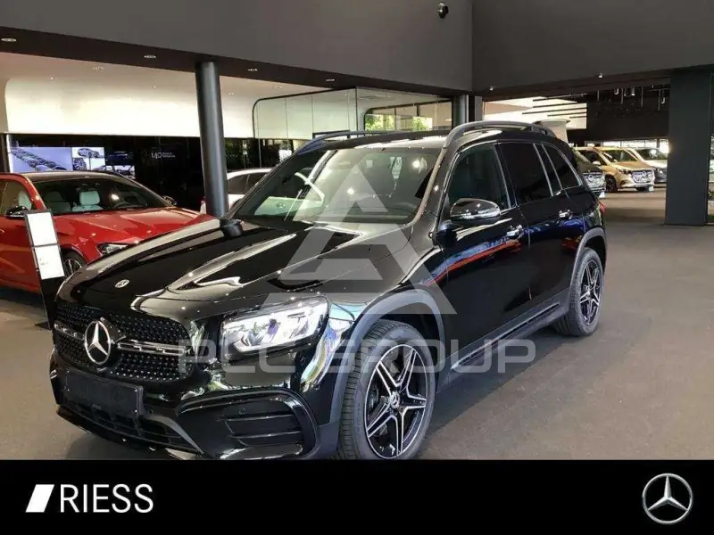 2026 Mercedes Benz GLB 220