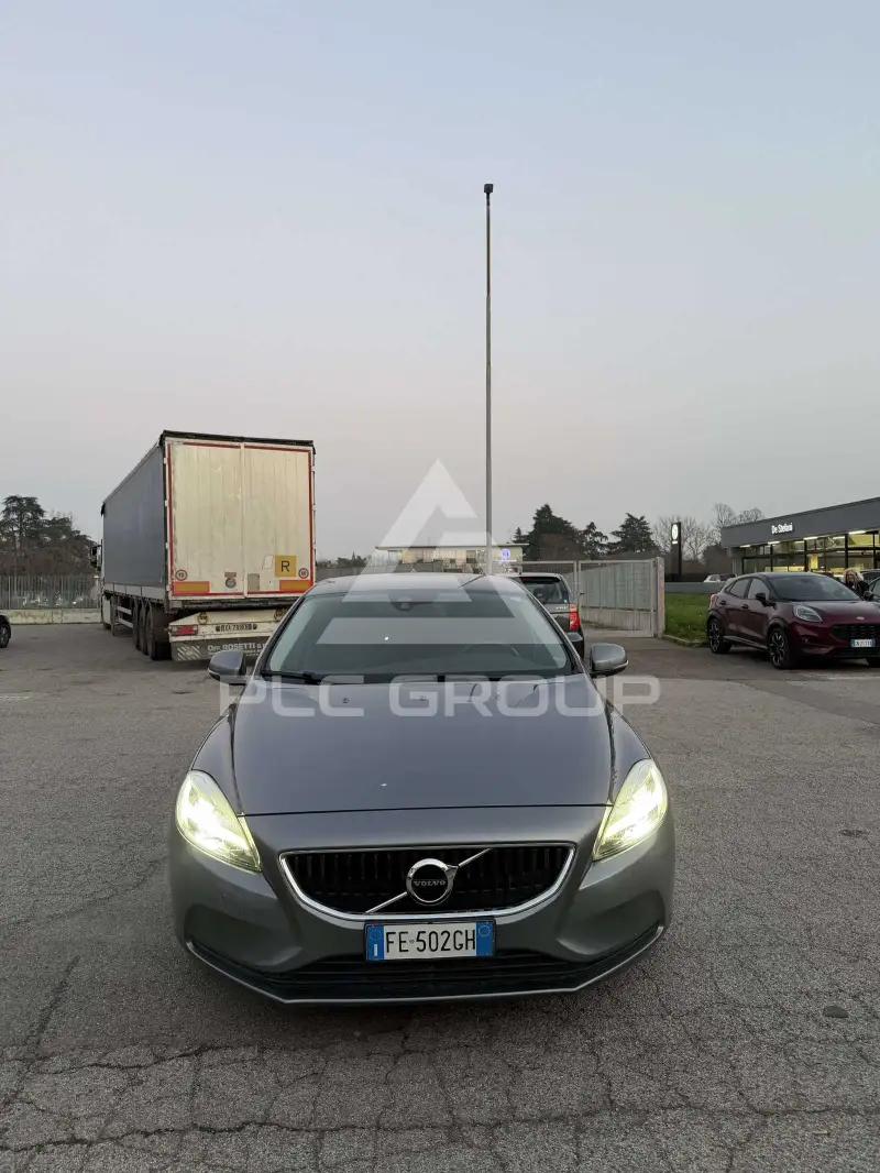 2026 Volvo V40