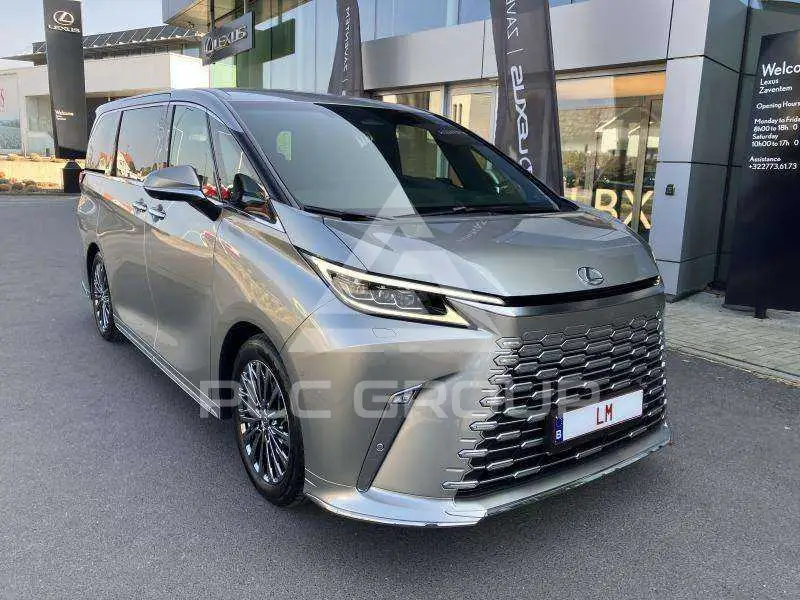 2026 Lexus LM 300