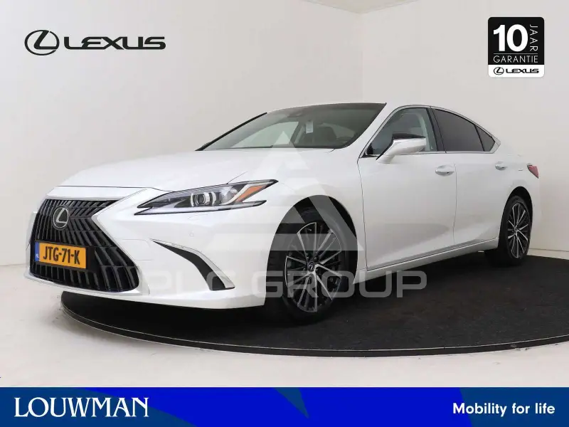 2026 Lexus ES300