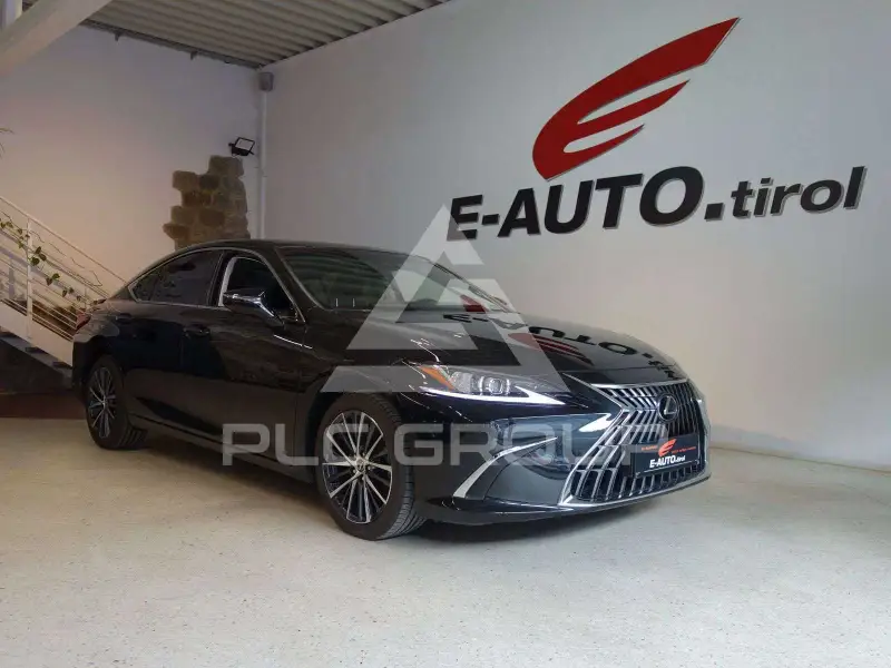 2026 Lexus ES300