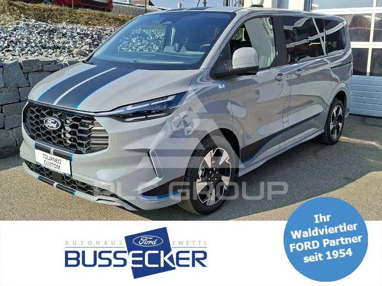 2026 Ford Tourneo