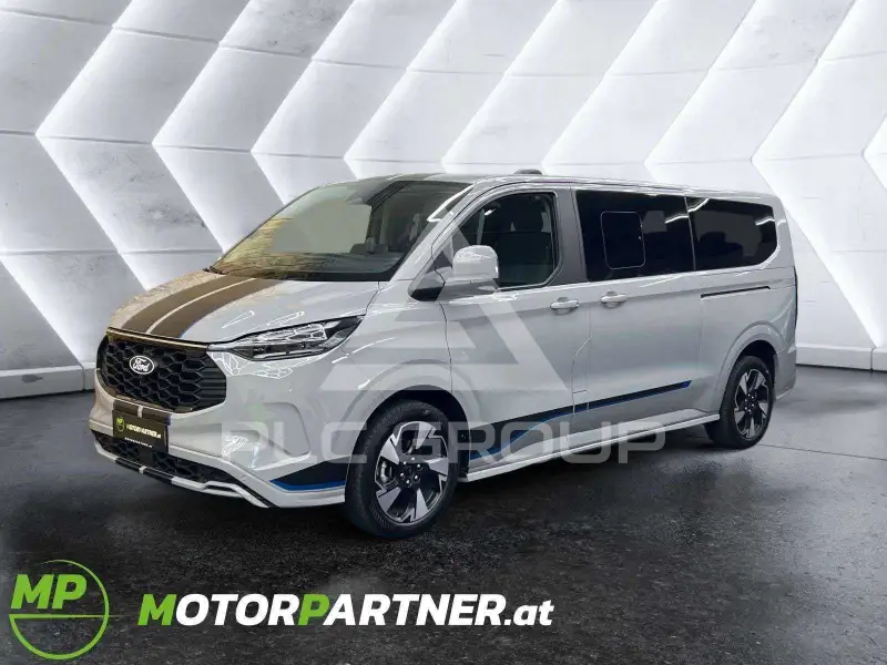 2026 Ford Tourneo