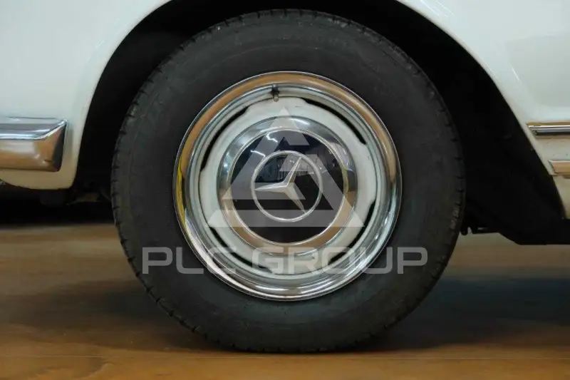 1965 Mercedes Benz 230
