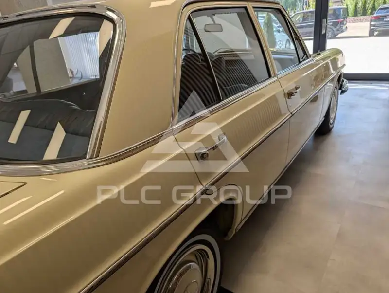 1967 Mercedes Benz 250