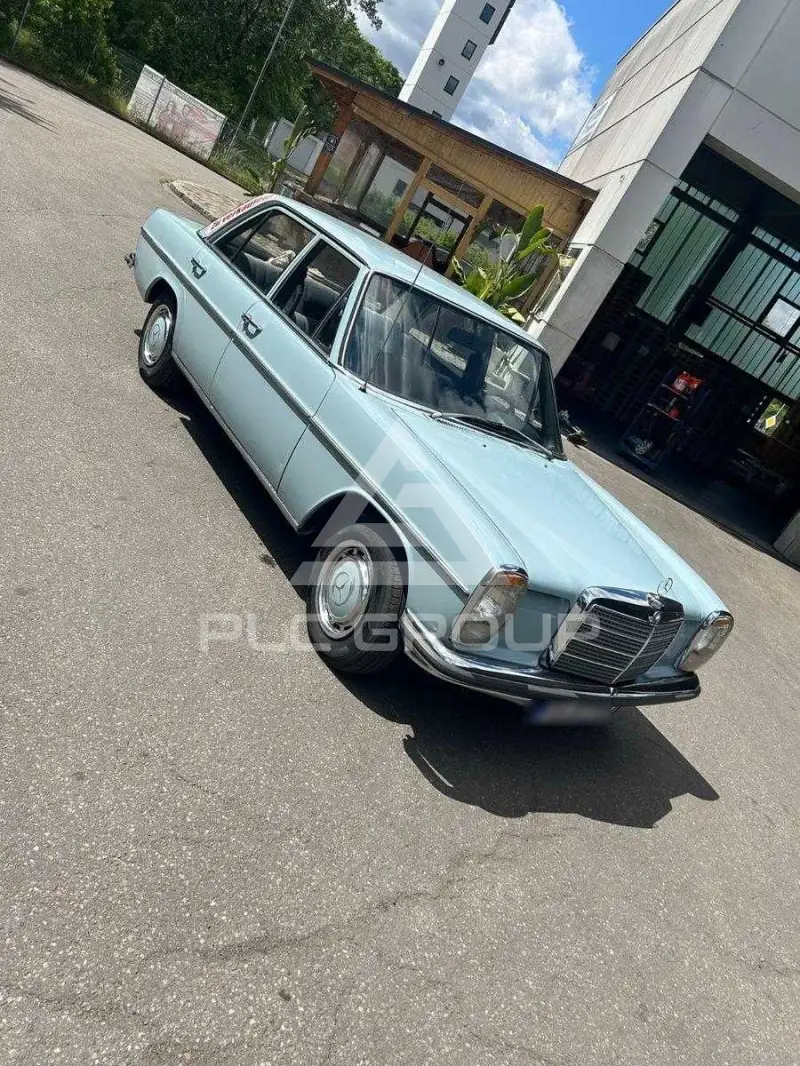 1971 Mercedes Benz 220