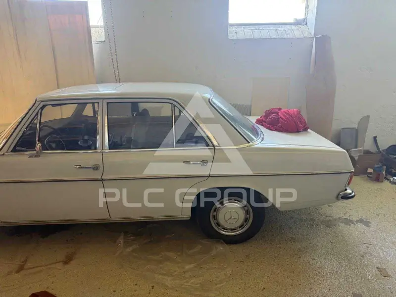 1972 Mercedes Benz 230