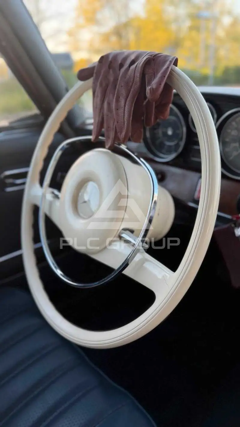 1972 Mercedes Benz 250