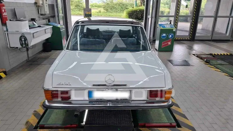 1974 Mercedes Benz 200