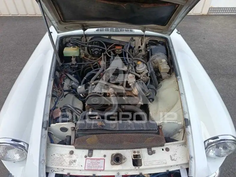 1977 MG 