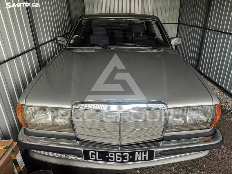1977 Mercedes Benz 230